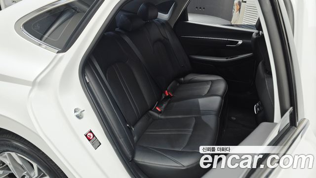 Hyundai Sonata 2022 — photo 24