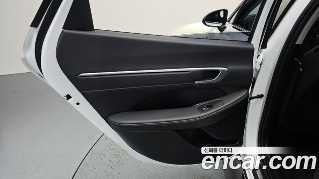 Hyundai Sonata 2022 — photo 15