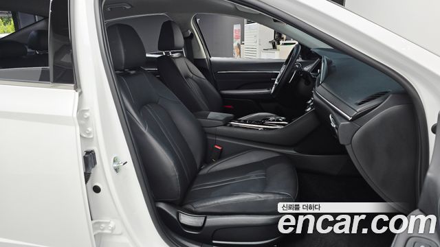 Hyundai Sonata 2022 — photo 16