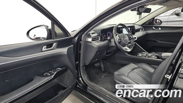 Kia K5 2022 — photo 13
