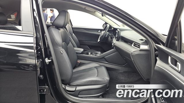 Kia K5 2022 — photo 17