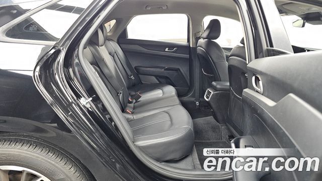 Kia K5 2022 — photo 18
