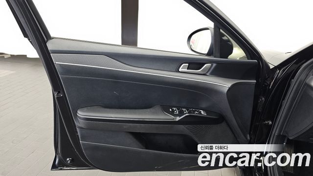Kia K5 2022 — photo 14