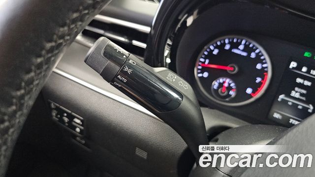 Kia K5 2022 — photo 31