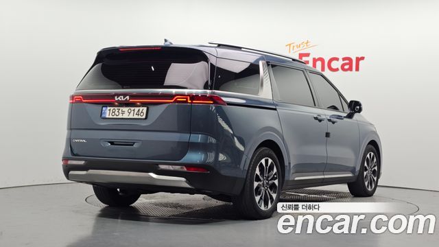 Kia Canival 2023 — photo 2