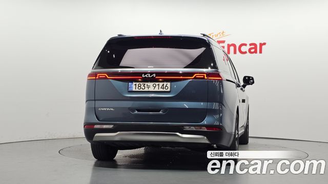 Kia Canival 2023 — photo 4
