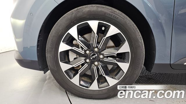 Kia Canival 2023 — photo 5