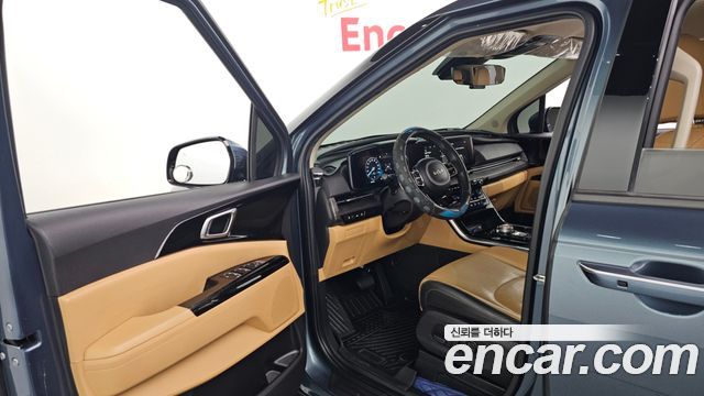 Kia Canival 2023 — photo 13