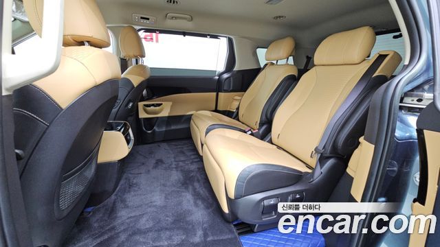 Kia Canival 2023 — photo 18