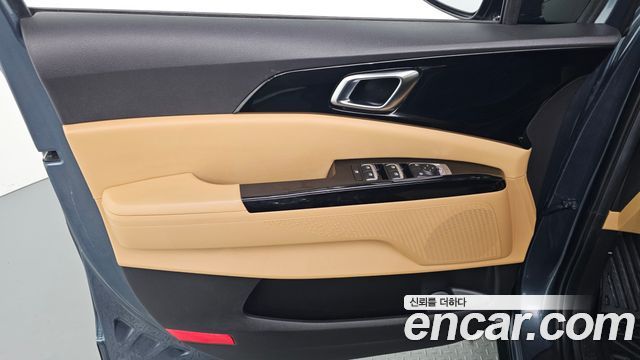 Kia Canival 2023 — photo 14