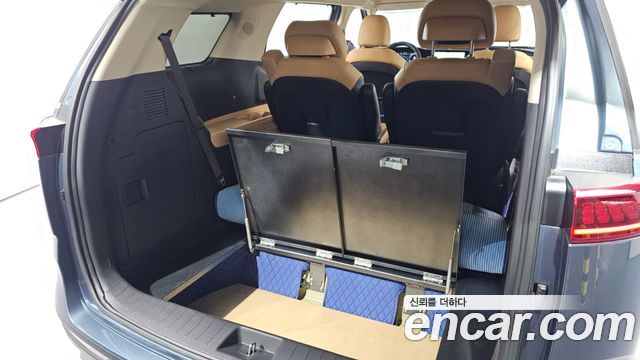 Kia Canival 2023 — photo 32