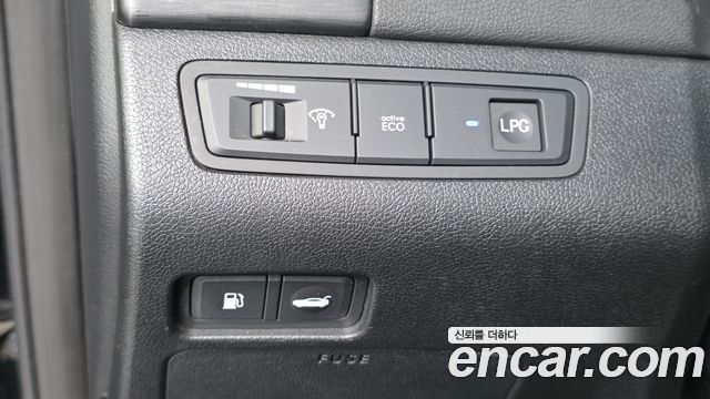 Hyundai Sonata 2012 — photo 18