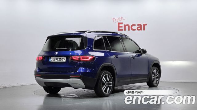 Mercedes-Benz GLB-Class 2021 — photo 2