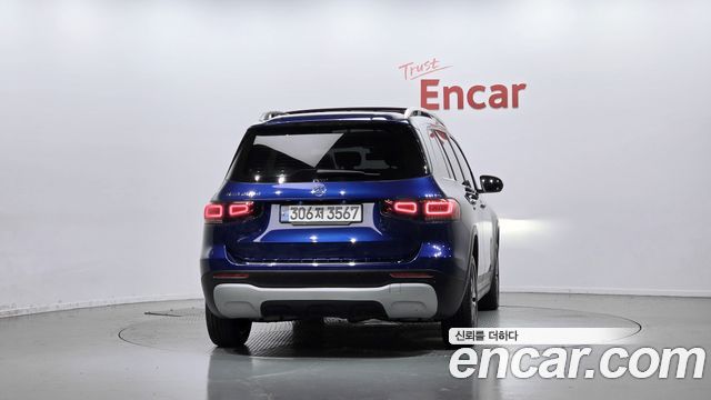 Mercedes-Benz GLB-Class 2021 — photo 4