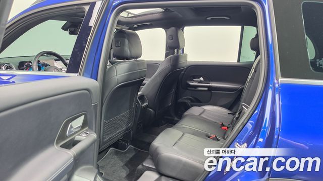 Mercedes-Benz GLB-Class 2021 — photo 17
