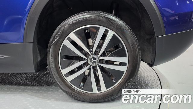 Mercedes-Benz GLB-Class 2021 — photo 7