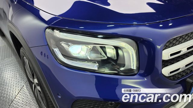 Mercedes-Benz GLB-Class 2021 — photo 8
