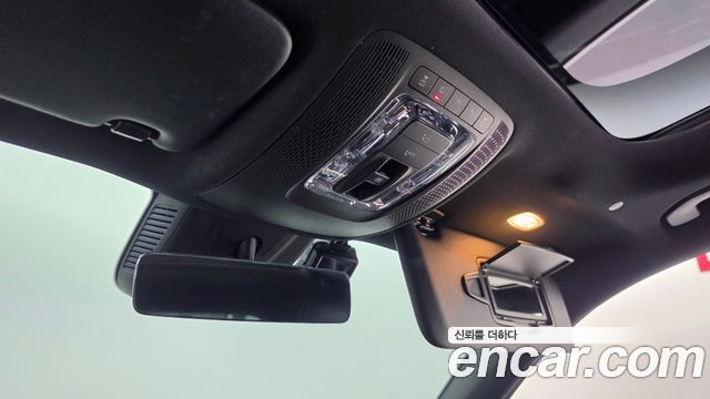 Mercedes-Benz GLB-Class 2021 — photo 27