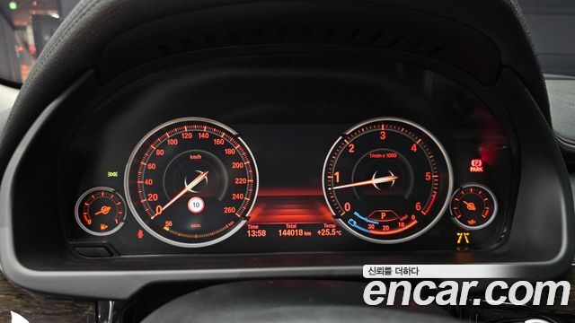 BMW X6 2017 — photo 11