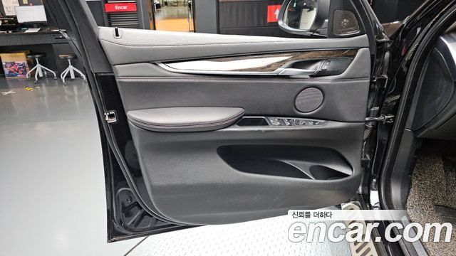 BMW X6 2017 — photo 14