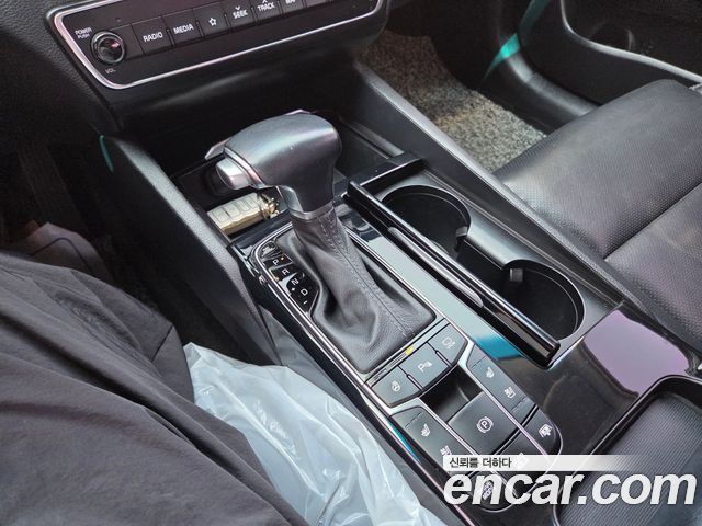 Kia K7 2019 — photo 13