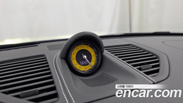 Porsche 911 2024 — photo 31