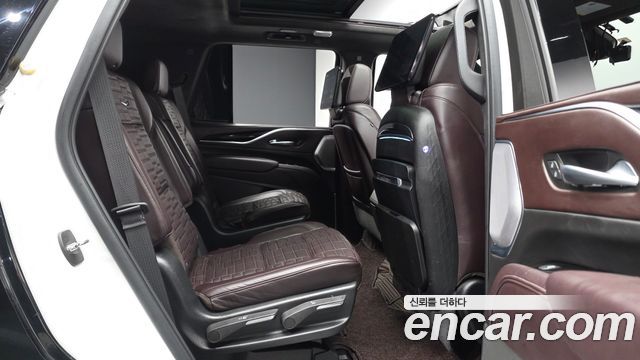 Cadillac Escalade 2022 — photo 18