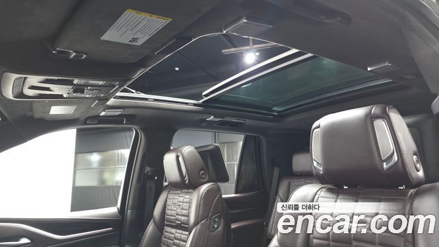 Cadillac Escalade 2022 — photo 24