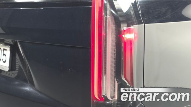 Cadillac Escalade 2022 — photo 9