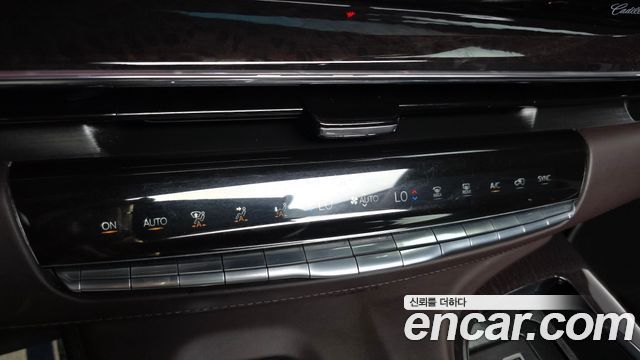 Cadillac Escalade 2022 — photo 31
