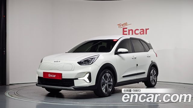 Kia Niro 2023 — photo 1