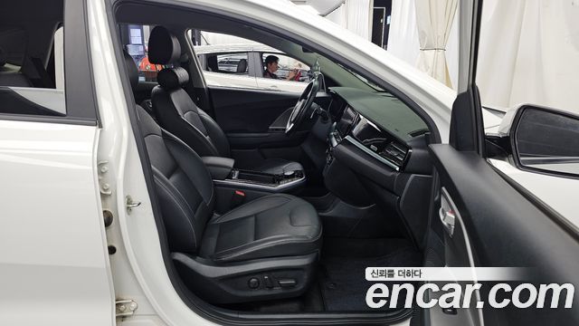 Kia Niro 2023 — photo 17
