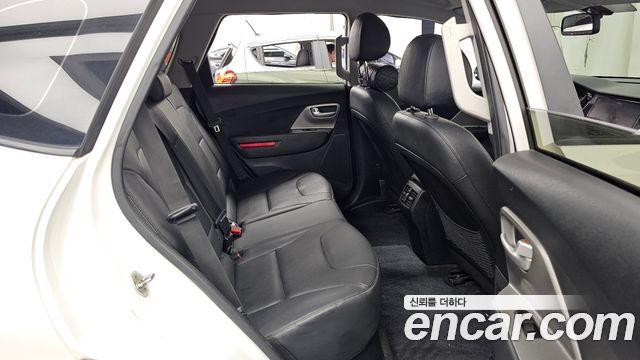 Kia Niro 2023 — photo 18
