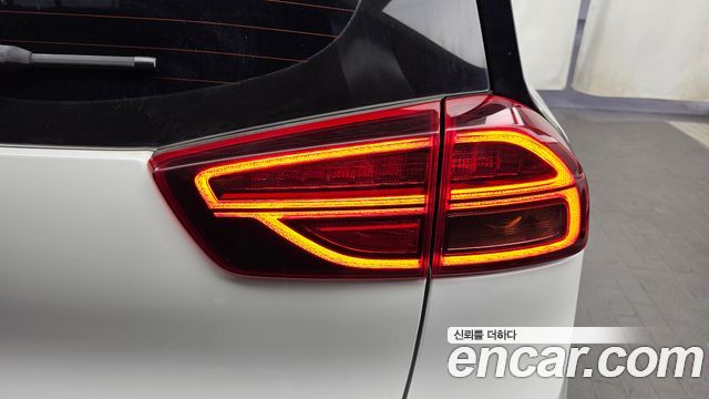 Kia Niro 2023 — photo 9