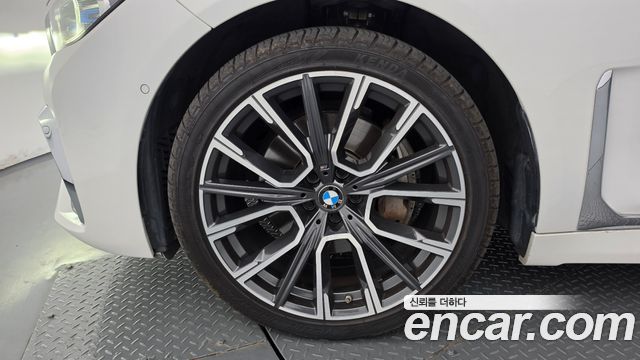 BMW 7-Series 2021 — photo 5