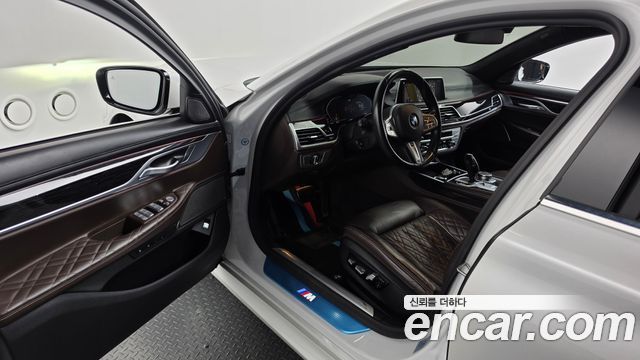 BMW 7-Series 2021 — photo 10