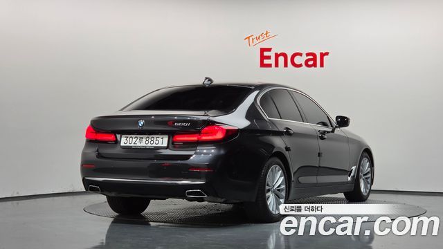 BMW 5-Series 2023 — photo 2