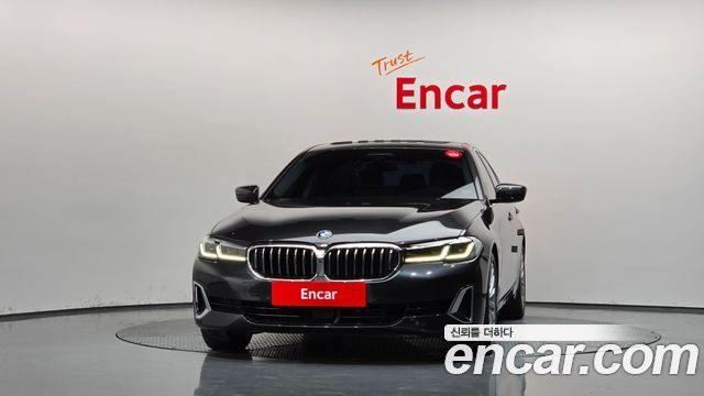 BMW 5-Series 2023 — photo 3