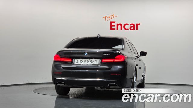 BMW 5-Series 2023 — photo 4