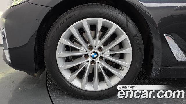 BMW 5-Series 2023 — photo 5