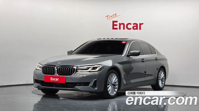 BMW 5-Series 2022 — photo 1