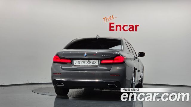 BMW 5-Series 2022 — photo 4