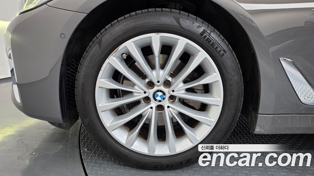 BMW 5-Series 2022 — photo 5