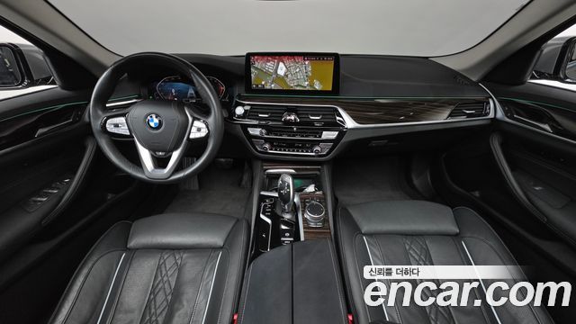 BMW 5-Series 2022 — photo 7