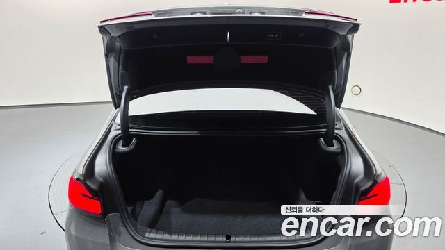 BMW 5-Series 2022 — photo 20