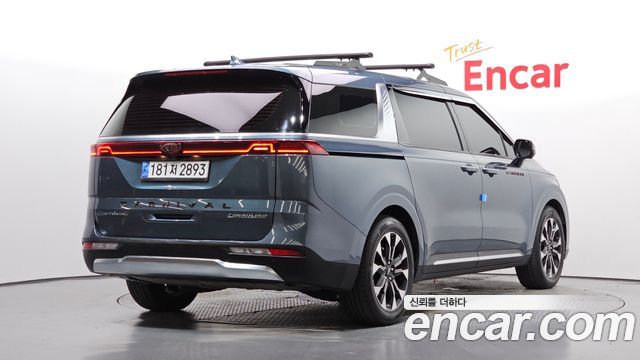 Kia Canival 2021 — photo 2