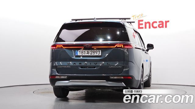 Kia Canival 2021 — photo 4