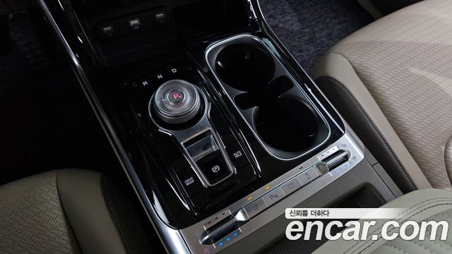 Kia Canival 2021 — photo 12