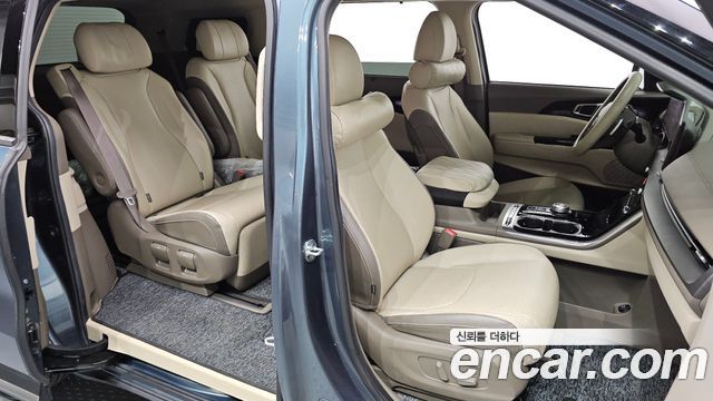 Kia Canival 2021 — photo 18