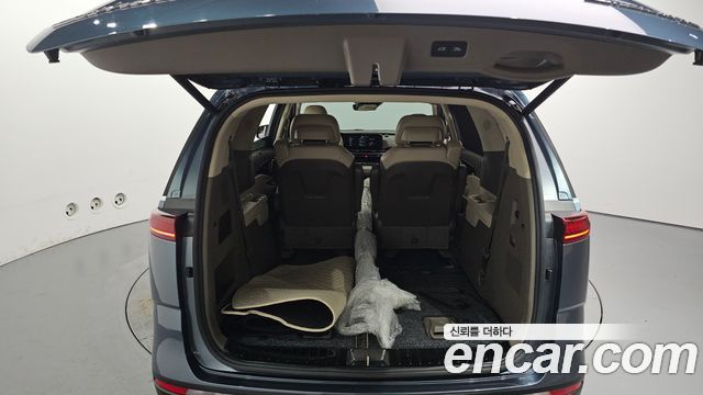 Kia Canival 2021 — photo 26
